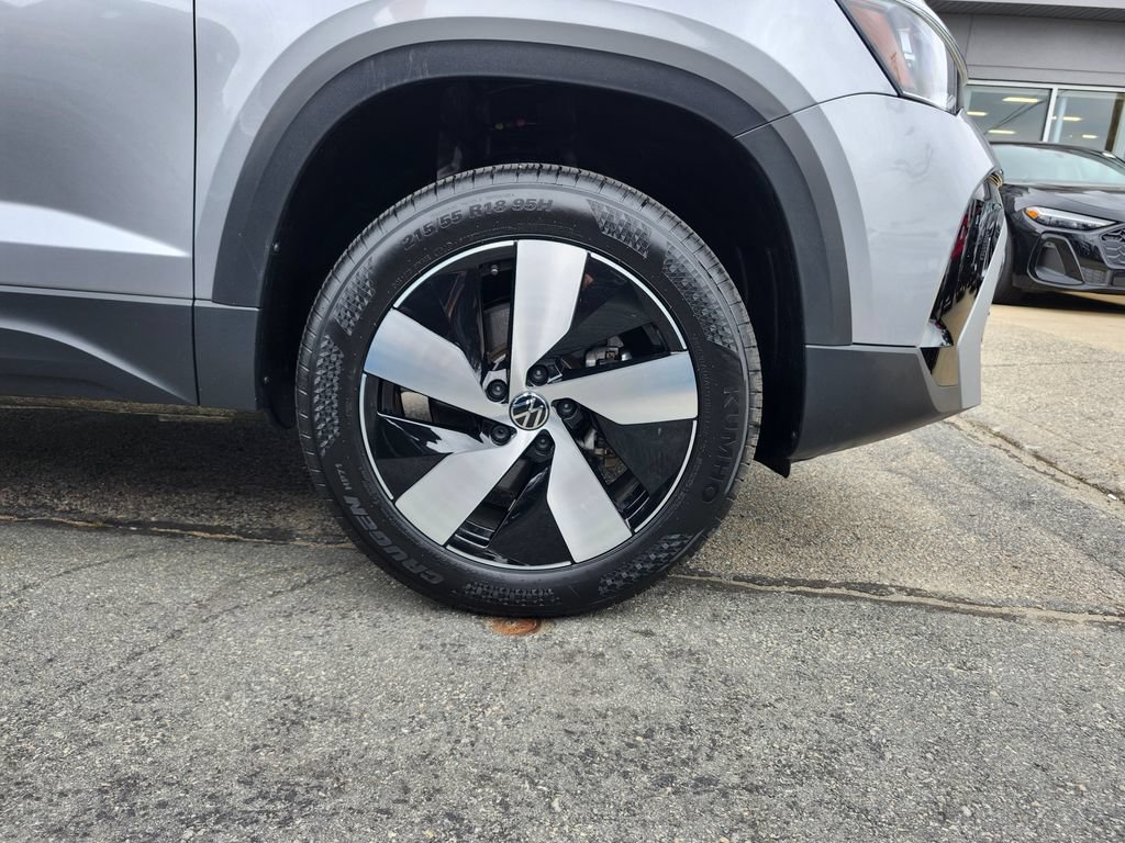 Certified 2025 Volkswagen Taos S AWD/4WD image 17