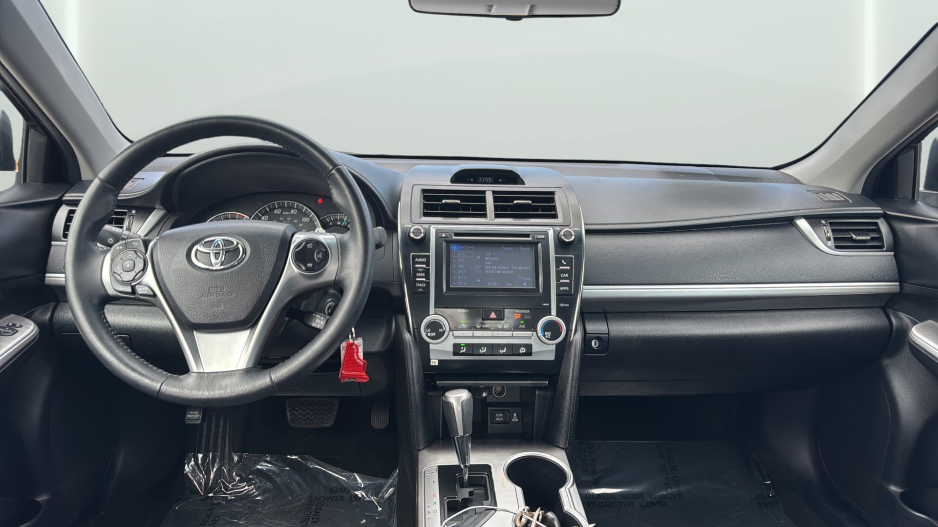Used 2014 Toyota Camry SE FWD image 14