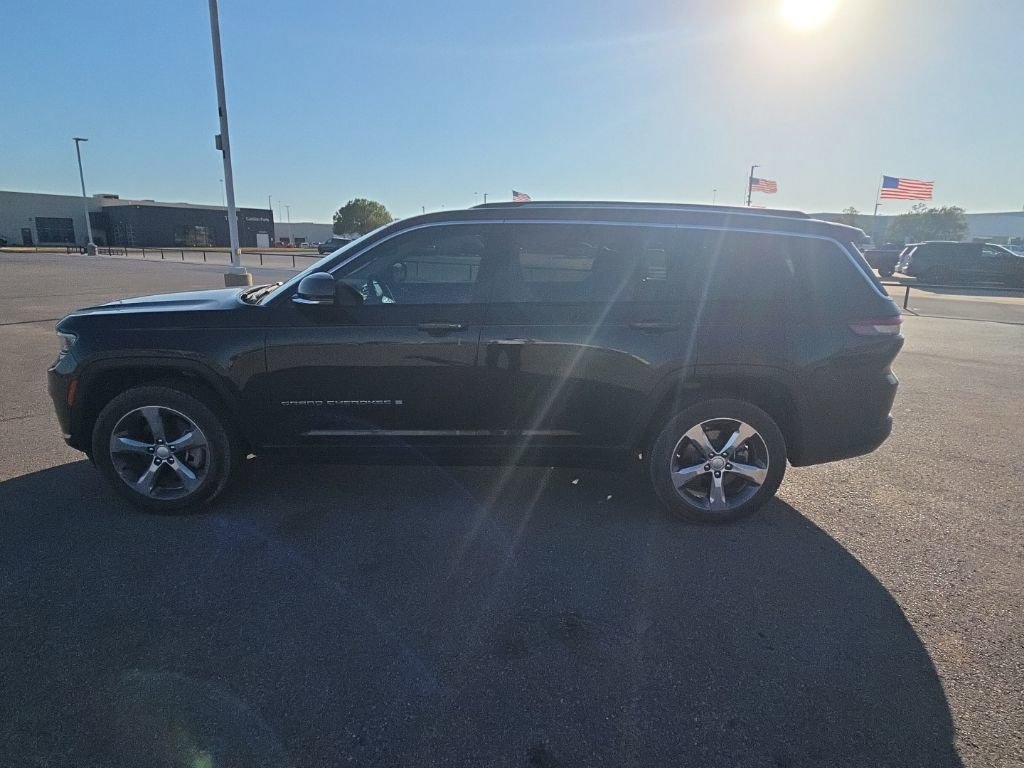 Used 2022 Jeep Grand Cherokee L Limited image 3