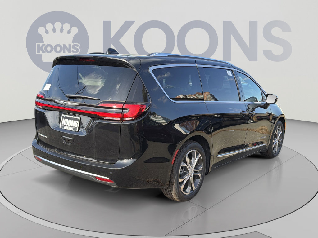 Used 2026 Chrysler Pacifica Pinnacle FWD image 7