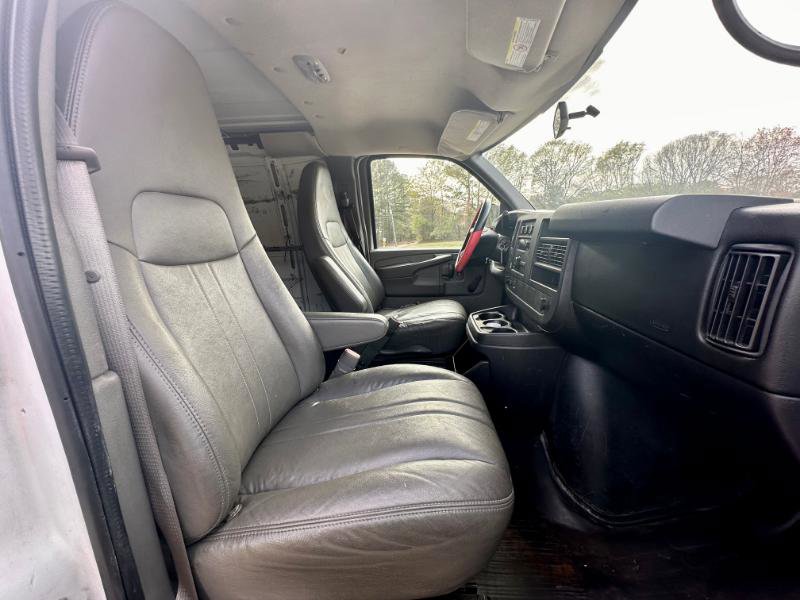 Used 2011 Chevrolet Express 2500 image 6
