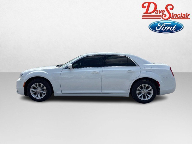 Used 2023 Chrysler 300 Touring RWD image 10