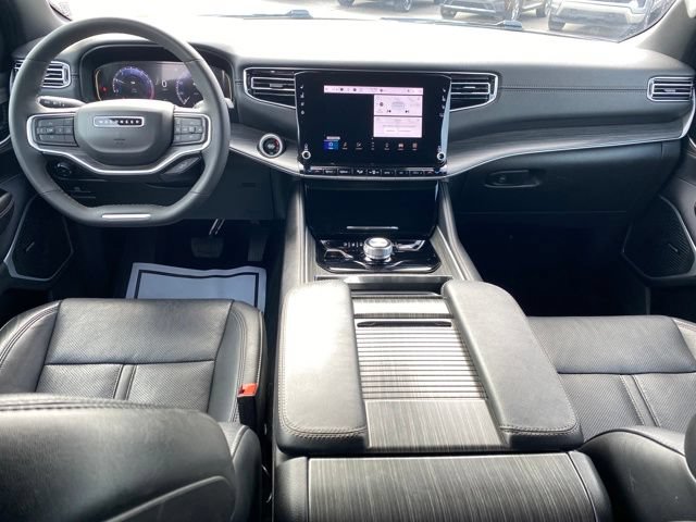 Used 2024 Jeep Wagoneer Series II AWD/4WD image 5