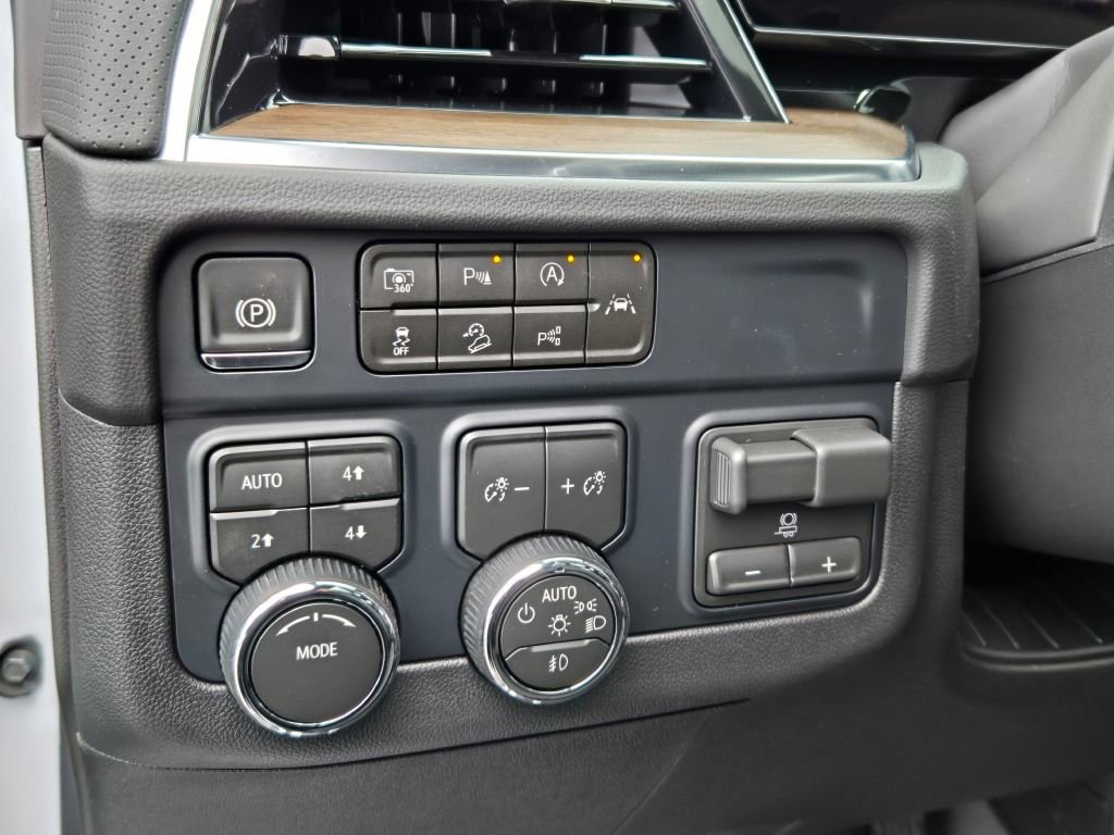New 2026 Chevrolet Suburban High Country w/ Sun And Tow Package image 28