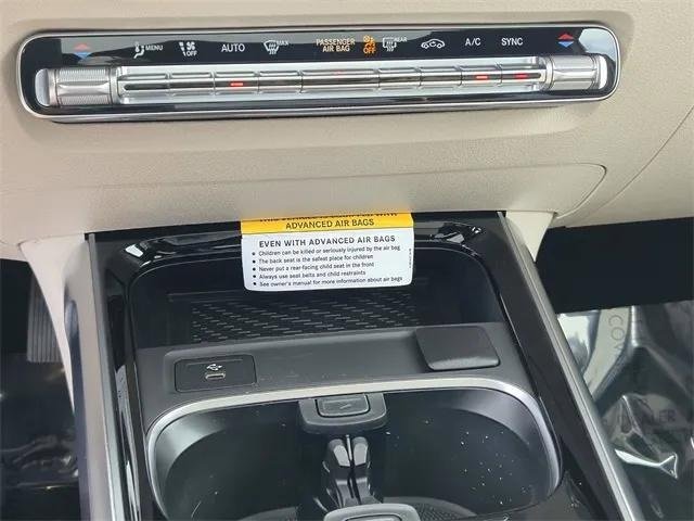 Certified 2025 Mercedes-Benz GLB 250 image 25