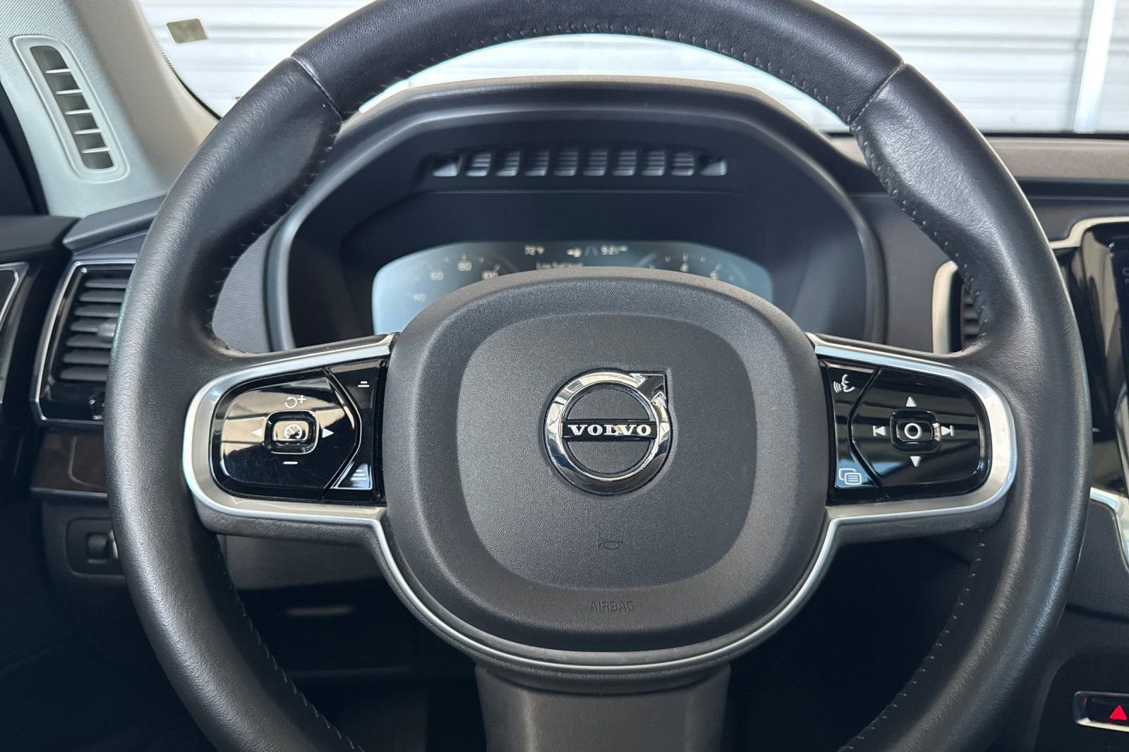 Used 2017 Volvo XC90 T6 Momentum AWD/4WD image 26