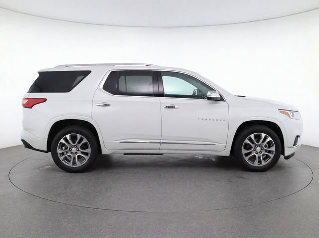 Used 2018 Chevrolet Traverse Premier w/ Driver Confidence II Package FWD image 8