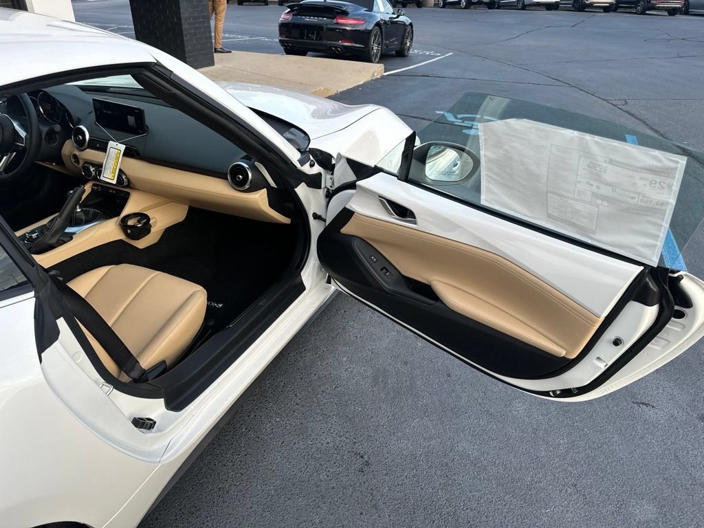 New 2026 MAZDA MX-5 Miata RF Grand Touring RWD image 9