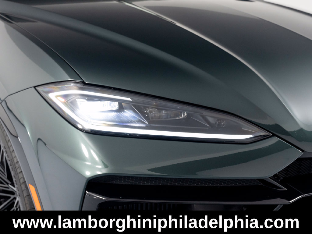 Used 2025 Lamborghini Urus SE AWD/4WD image 46