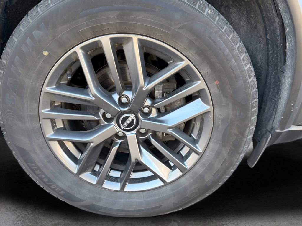 Used 2023 Nissan Rogue S image 9