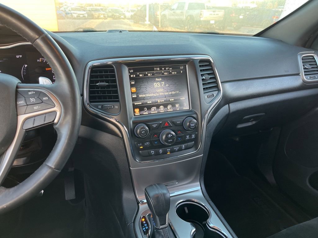 Used 2017 Jeep Grand Cherokee Altitude image 16