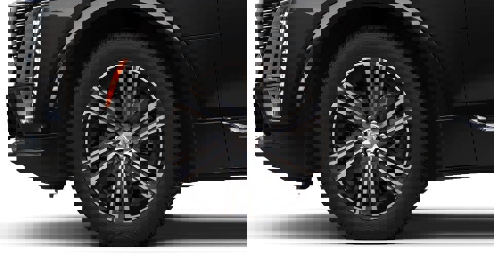 New 2026 Cadillac Lyriq Luxury w/ LPO, Floor Liner Package image 9