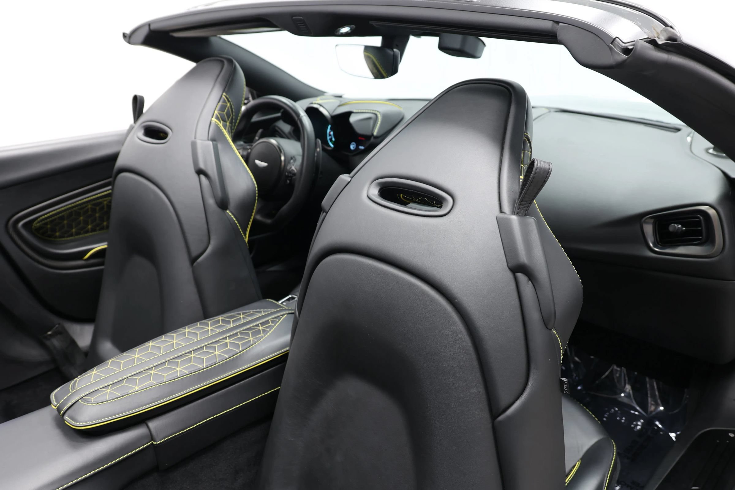 Used 2021 Aston Martin DBS Superleggera Volante RWD image 88