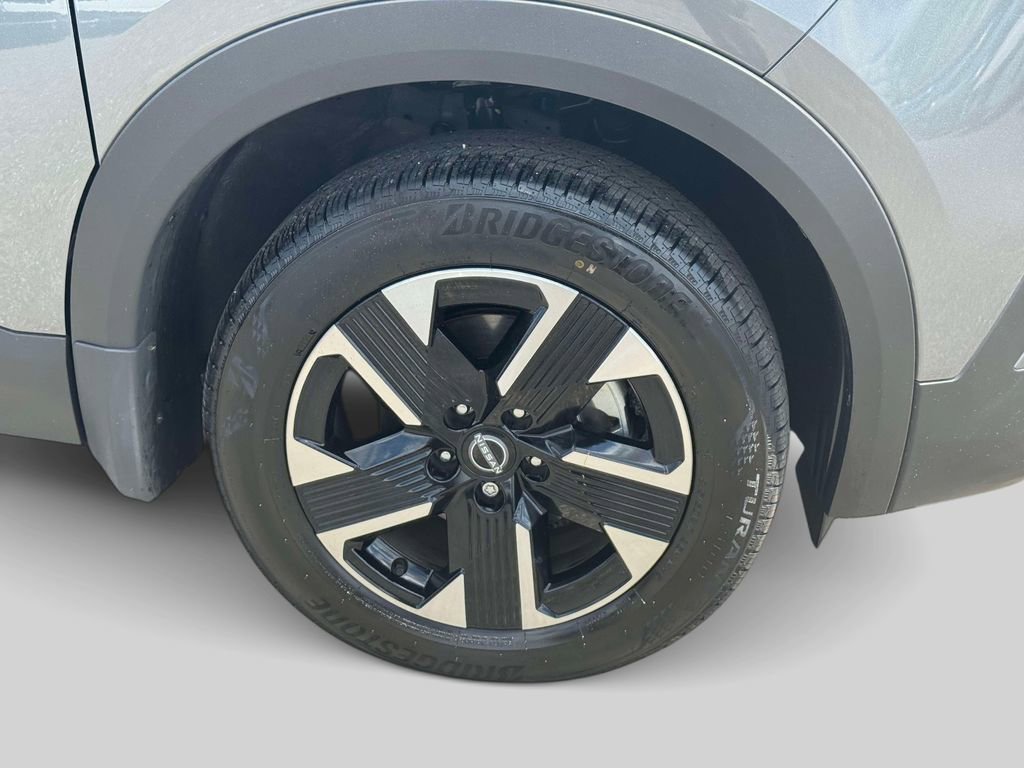 Used 2026 Nissan Kicks SV w/ SV Premium Package AWD/4WD image 8