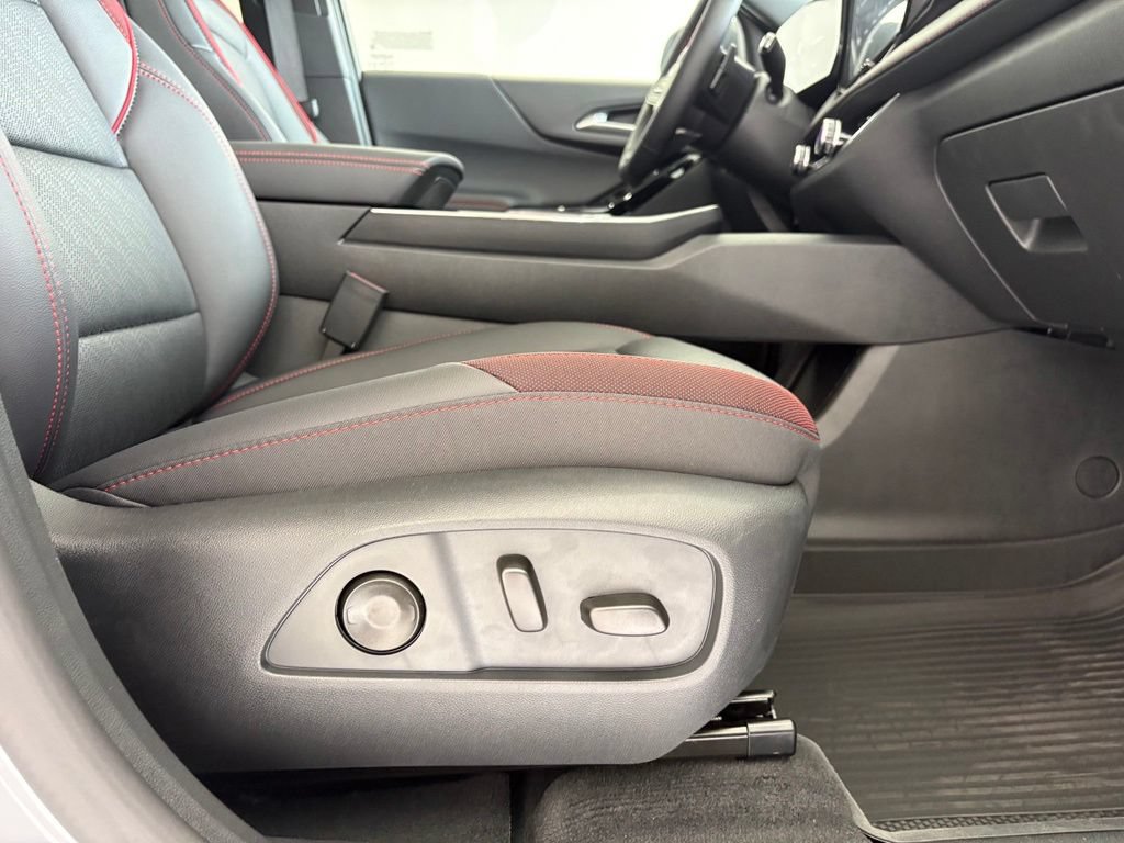 New 2027 Chevrolet Equinox RS w/ Safety and Technology Package FWD image 40