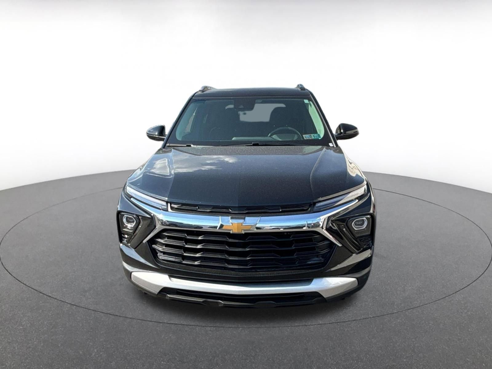Used 2025 Chevrolet TrailBlazer LT FWD image 3