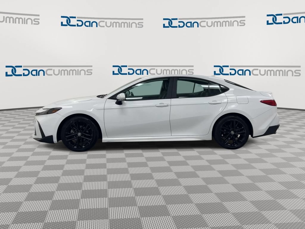 Used 2025 Toyota Camry SE FWD image 5