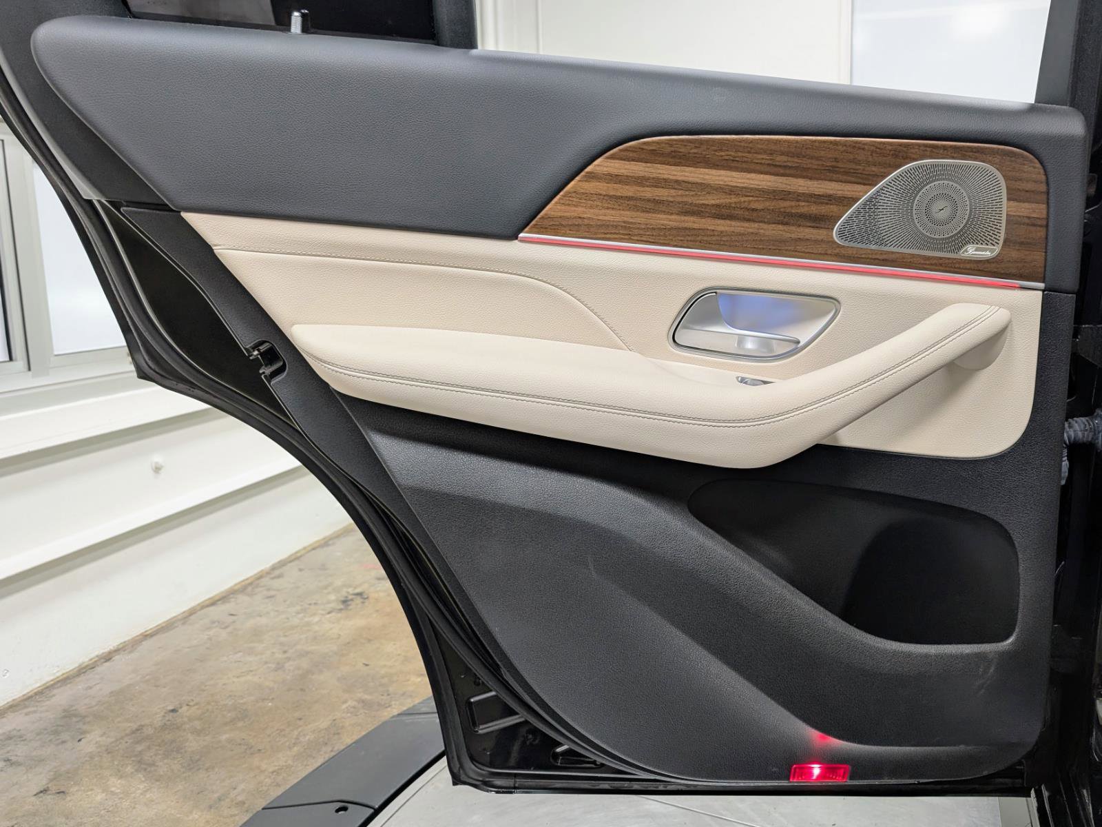 Used 2024 Mercedes-Benz GLE 350 4MATIC w/ AMG Line Exterior image 19