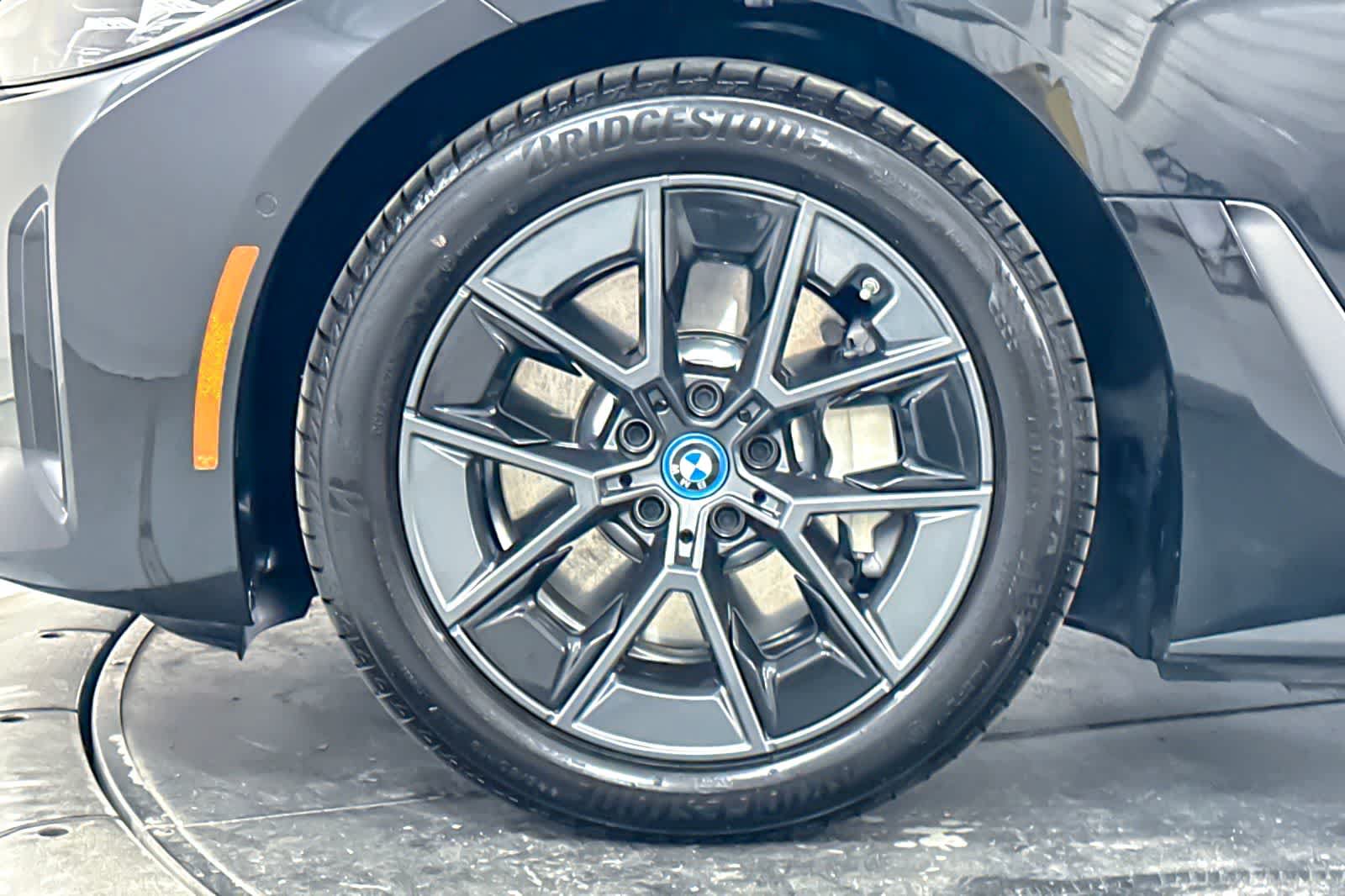 Used 2023 BMW i4 eDrive35 RWD image 26
