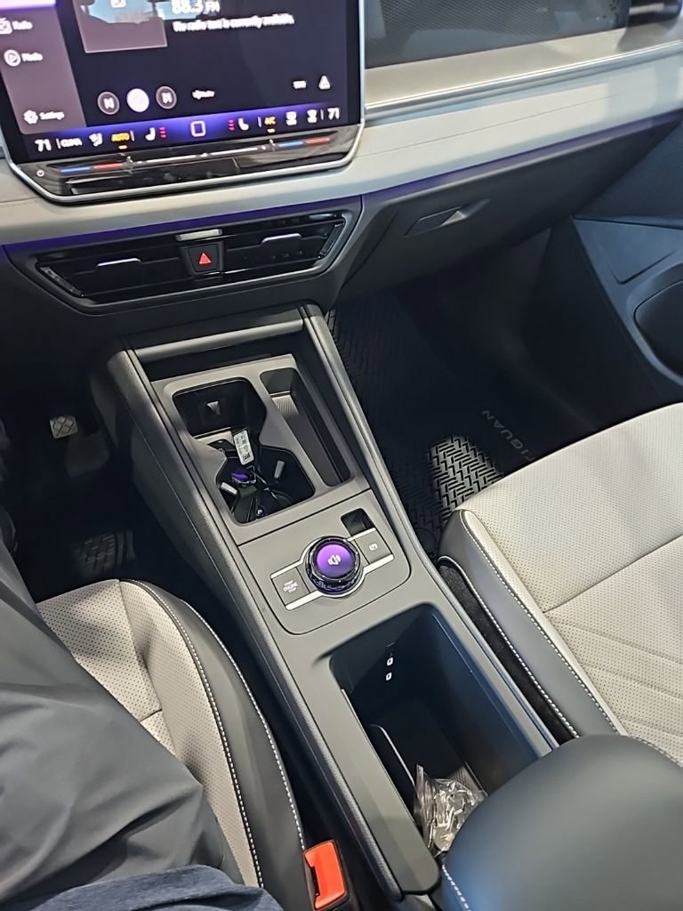 New 2026 Volkswagen Tiguan SE image 33