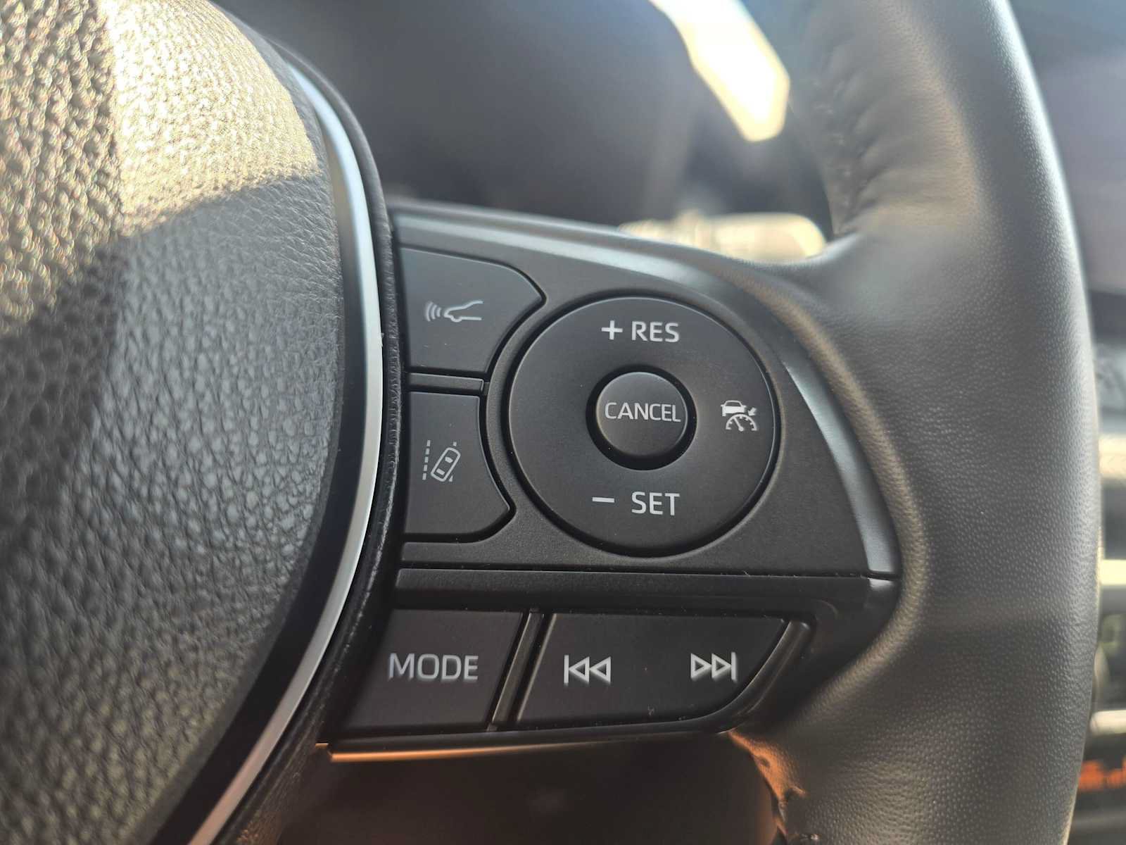 Used 2023 Toyota RAV4 Limited AWD/4WD image 33