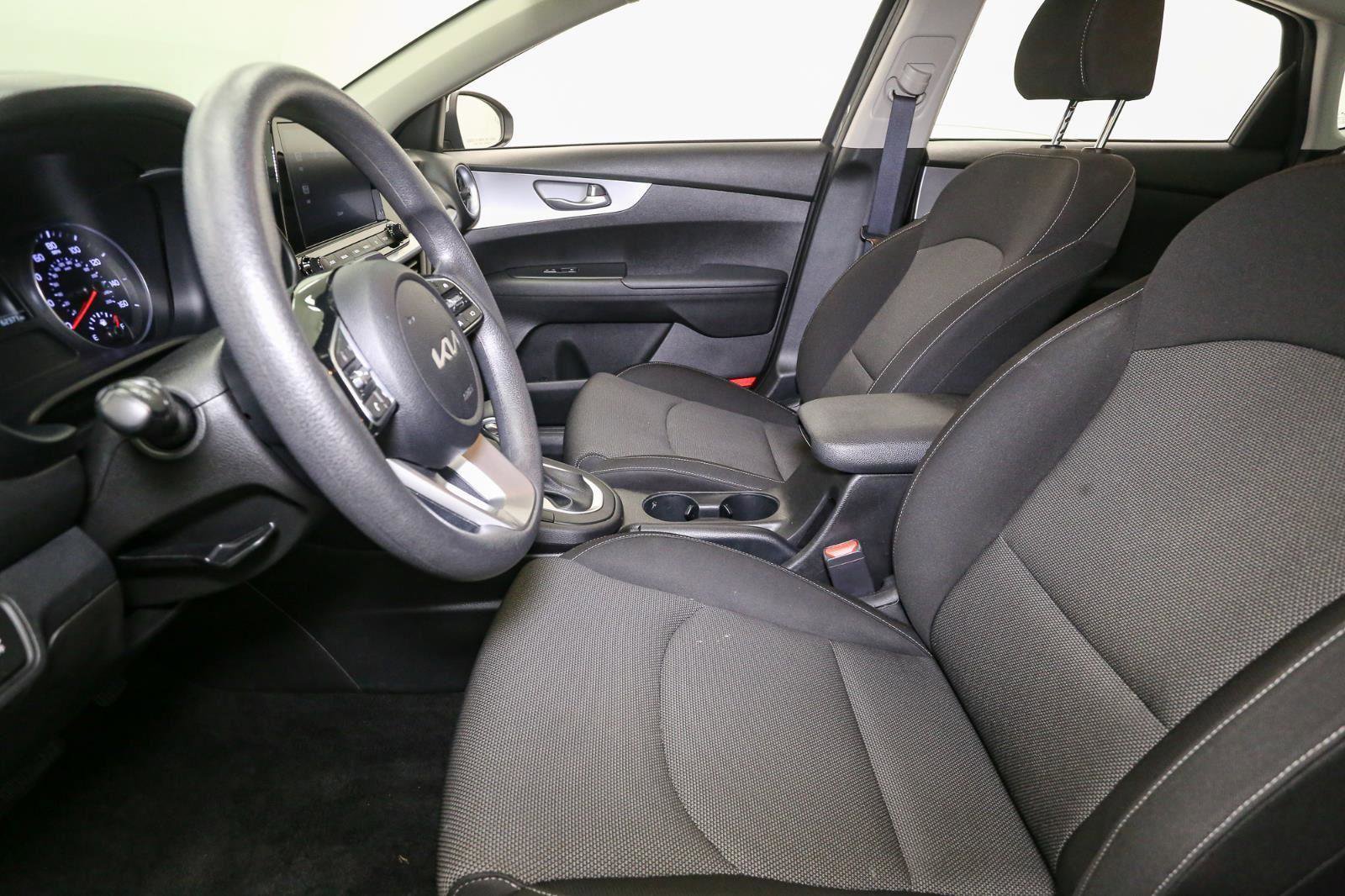 Used 2023 Kia Forte LXS w/ LXS Technology Package image 39