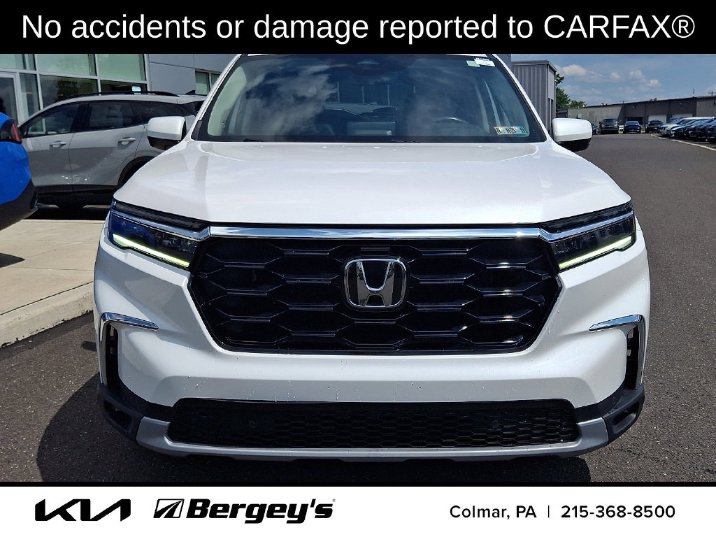 Used 2023 Honda Pilot Touring image 2