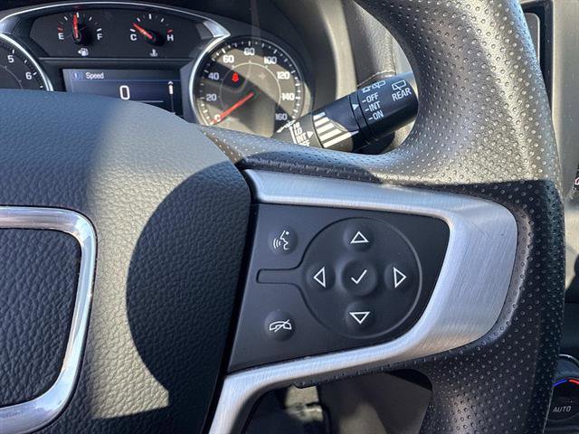 Used 2023 GMC Terrain SLE w/ Driver Convenience Package image 17