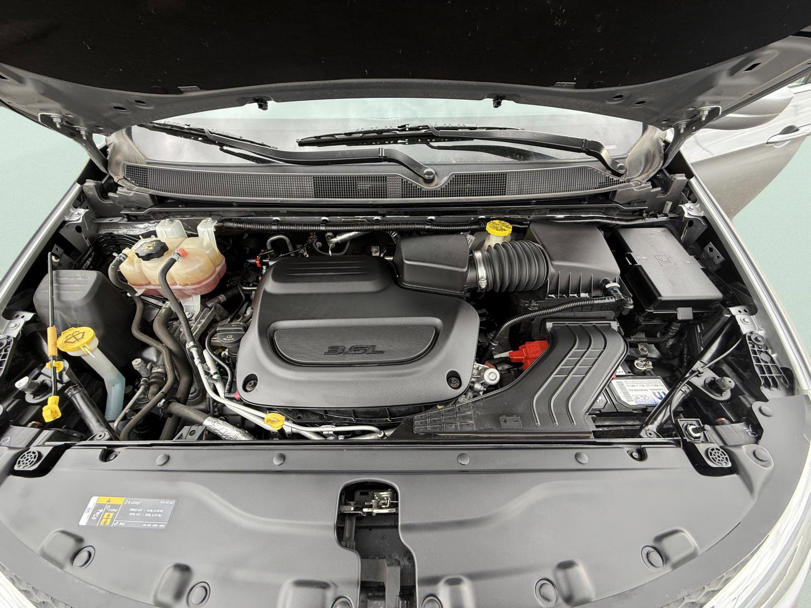 Used 2020 Chrysler Pacifica Touring-L FWD image 19
