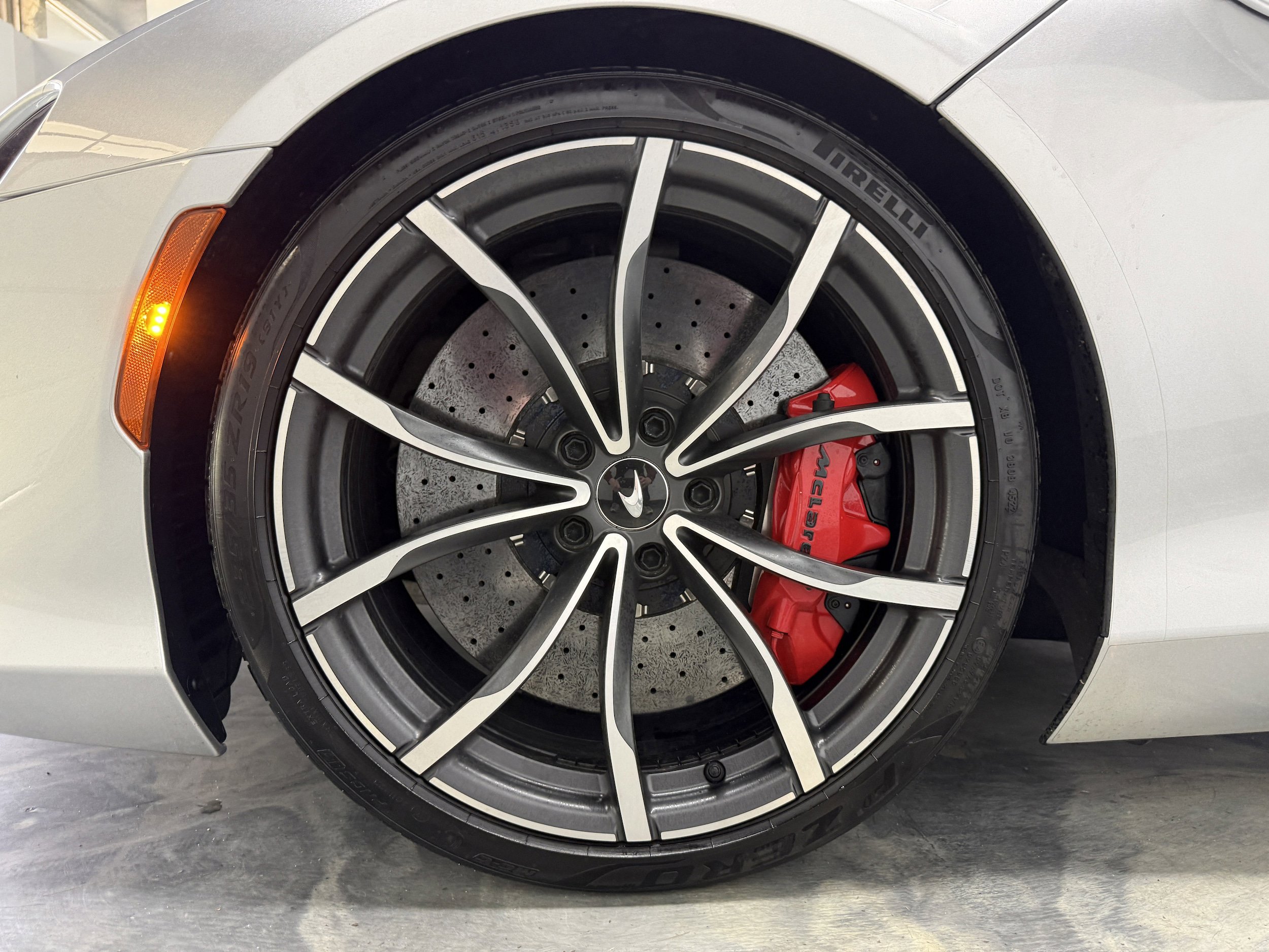 Used 2023 McLaren Artura RWD image 37