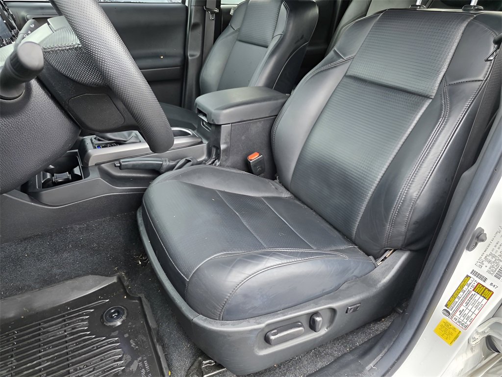 Used 2023 Toyota Tacoma TRD Off-Road w/ TRD Premium Off Road Package image 19