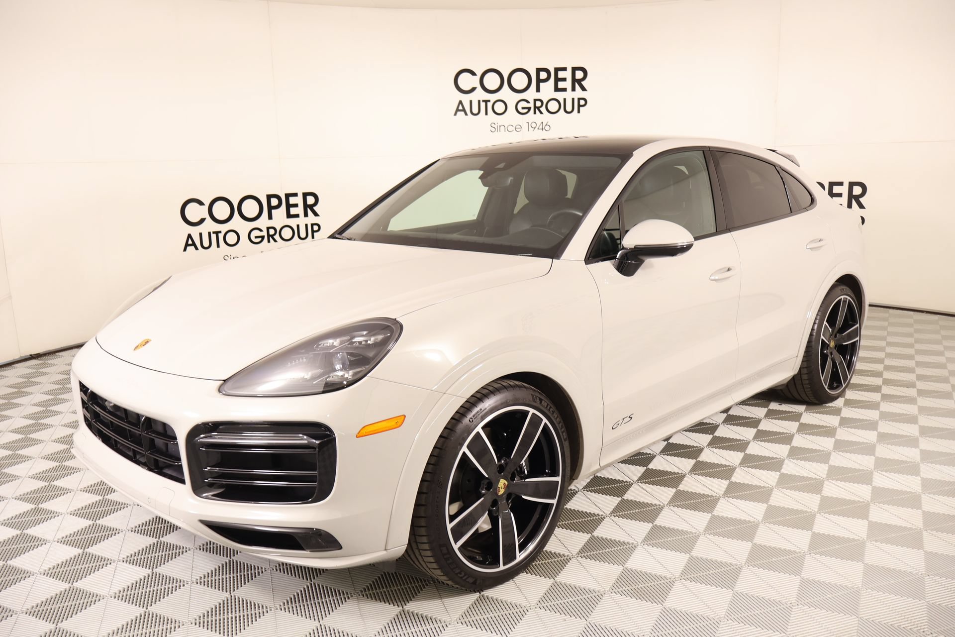 Used 2023 Porsche Cayenne GTS AWD/4WD image 11
