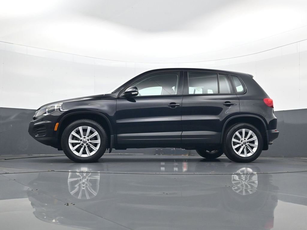 Used 2017 Volkswagen Tiguan Limited w/ Alloy Wheels Package image 28