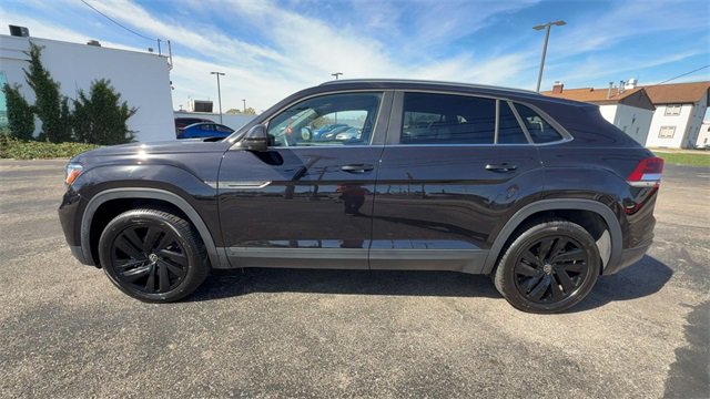 Used 2021 Volkswagen Atlas Cross Sport SE w/ Panoramic Sunroof Package image 5
