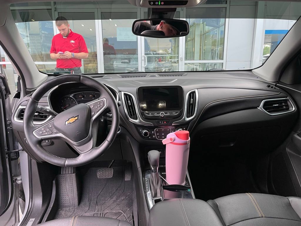 Used 2022 Chevrolet Equinox Premier AWD/4WD image 12