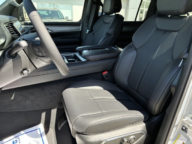 New 2026 Jeep Grand Wagoneer L Limited AWD/4WD image 12