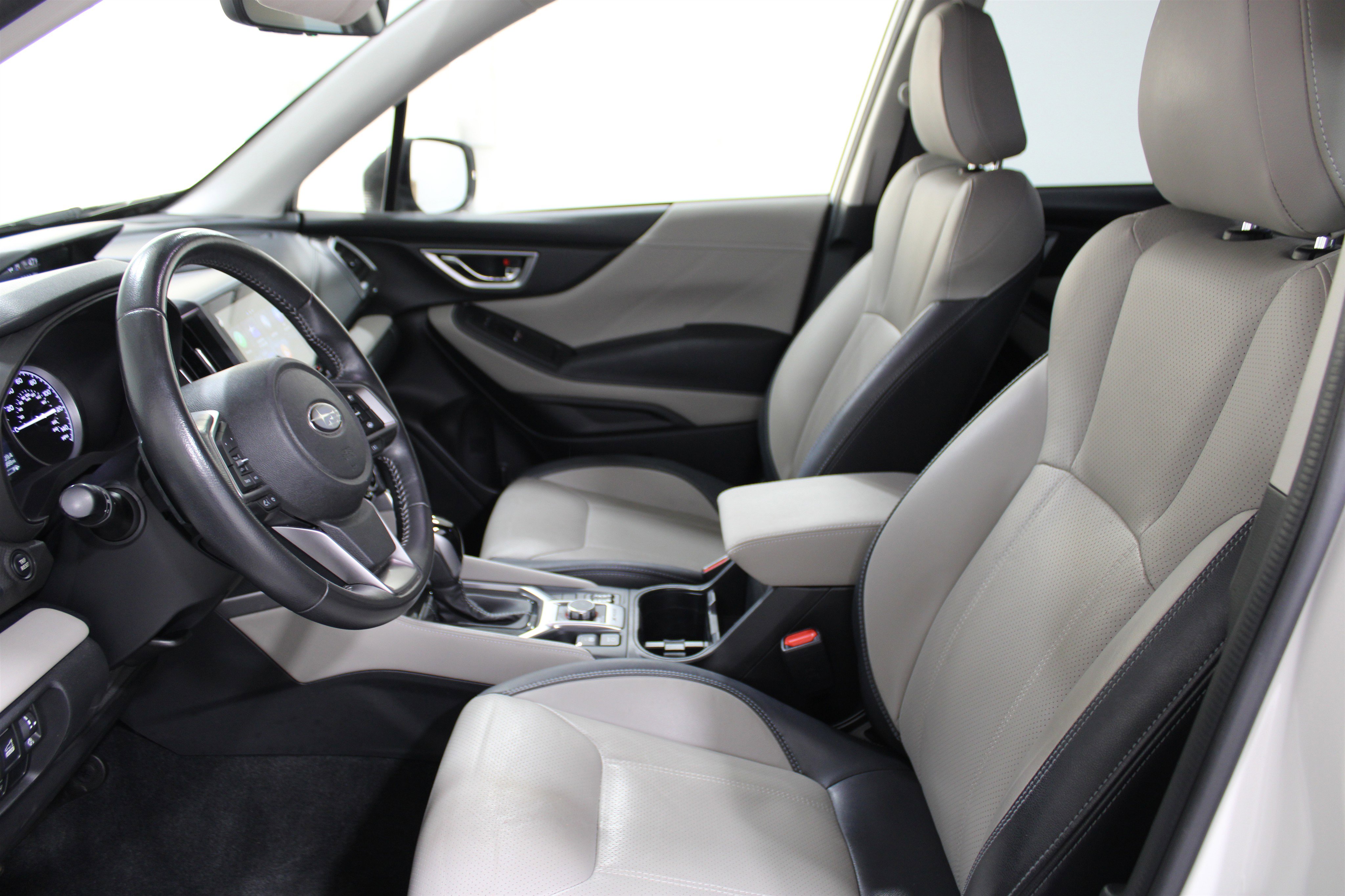 Used 2023 Subaru Forester Limited AWD/4WD image 3