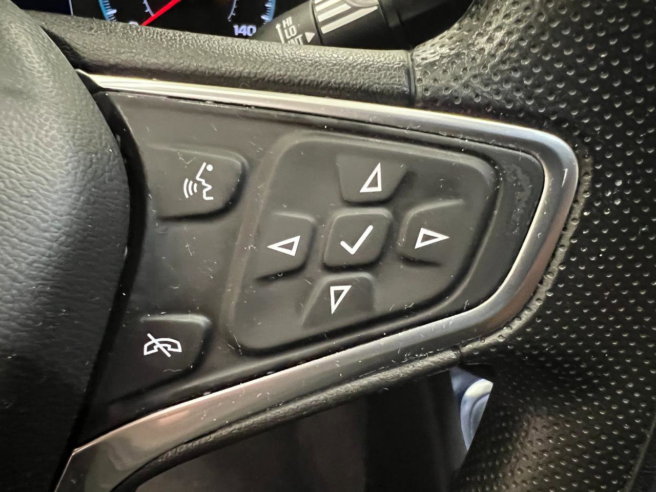 Used 2023 Chevrolet Malibu LT FWD image 32