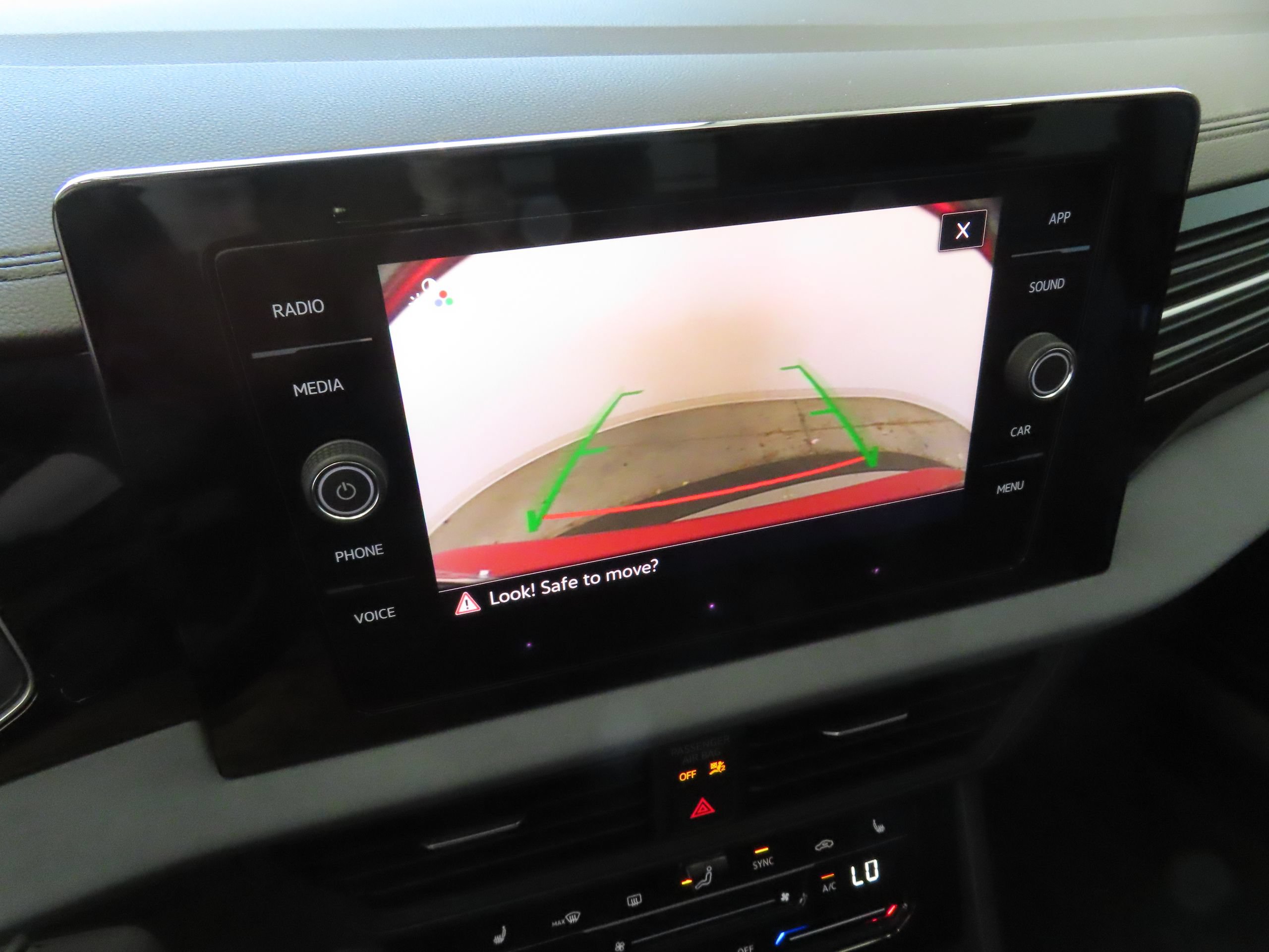 New 2026 Volkswagen Jetta SE FWD image 18