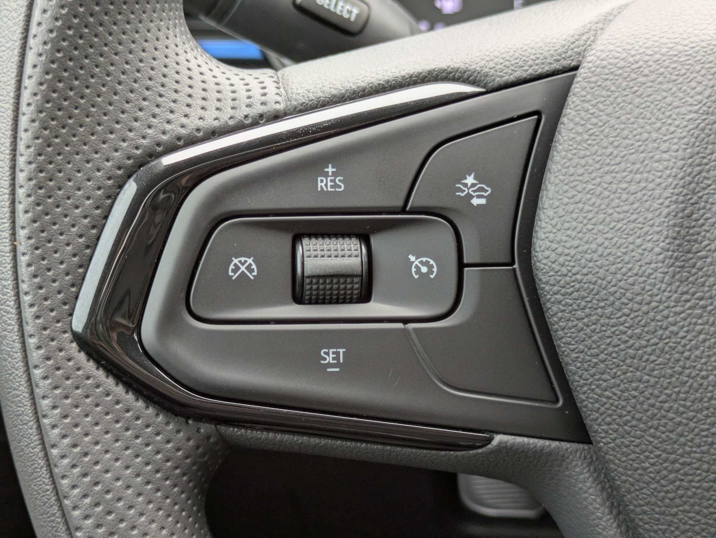 New 2026 Chevrolet Trax LS w/ LS Convenience Package FWD image 15