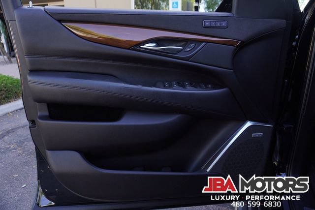 Used 2018 Cadillac Escalade Premium Luxury AWD/4WD image 85