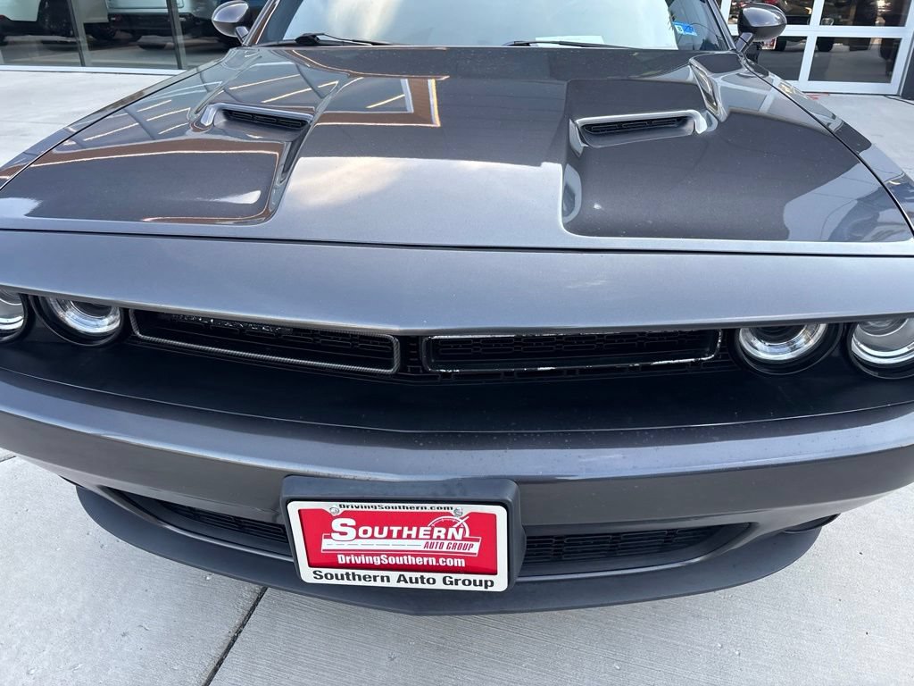 Used 2017 Dodge Challenger SXT w/ Super Sport Group (SS/T) RWD image 4