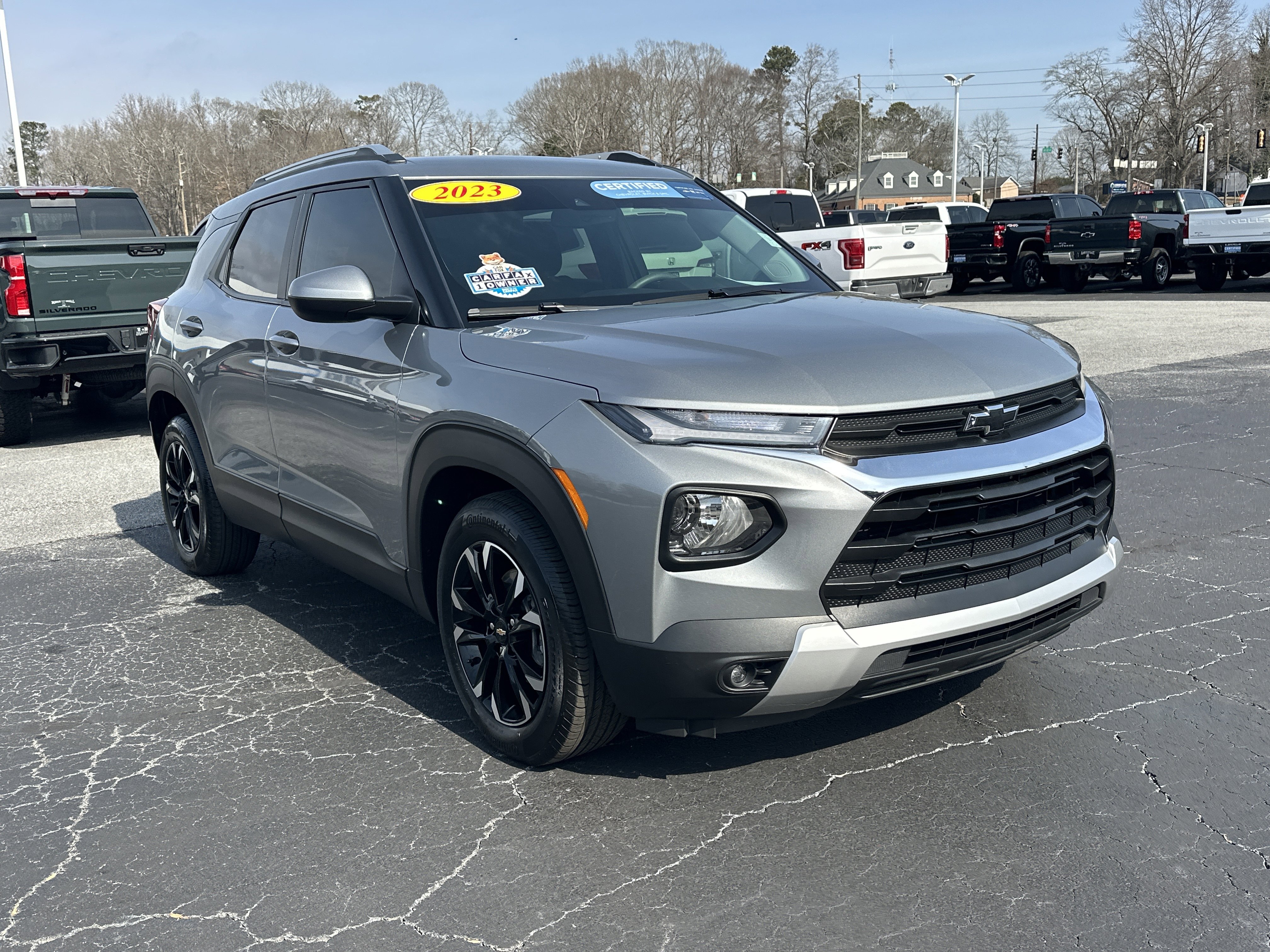 Used 2023 Chevrolet TrailBlazer LT w/ Convenience Package image 2