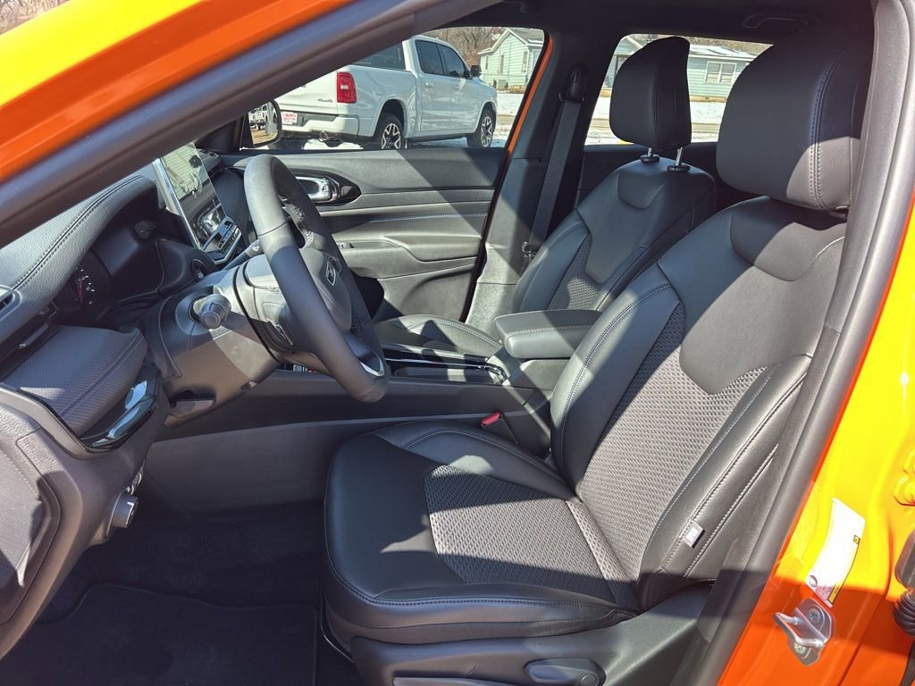 New 2026 Jeep Compass Latitude image 10