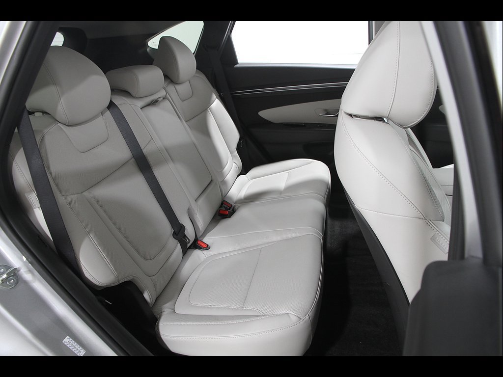 Certified 2024 Hyundai Tucson Limited AWD/4WD image 20
