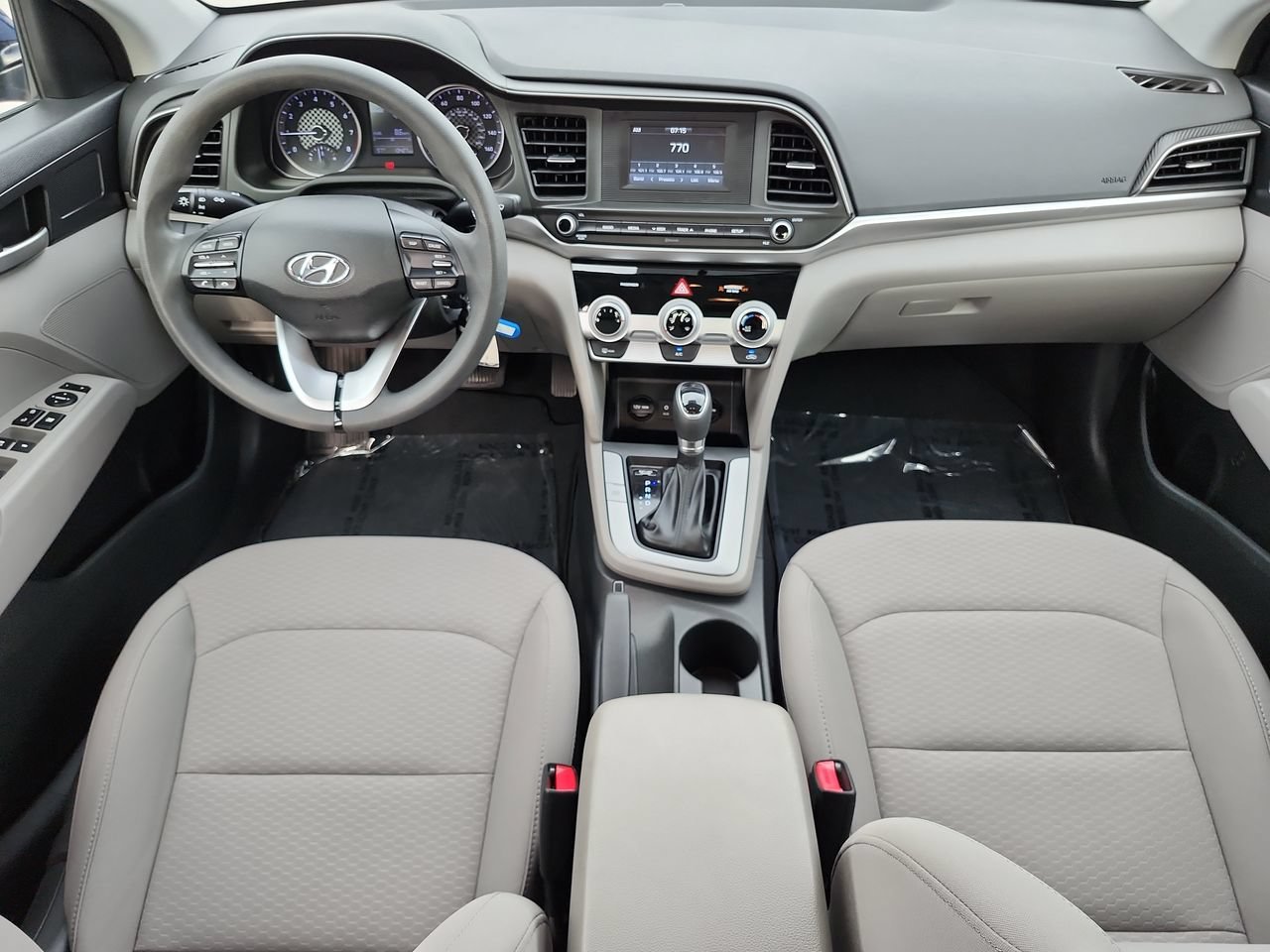 Used 2019 Hyundai Elantra SE FWD image 12