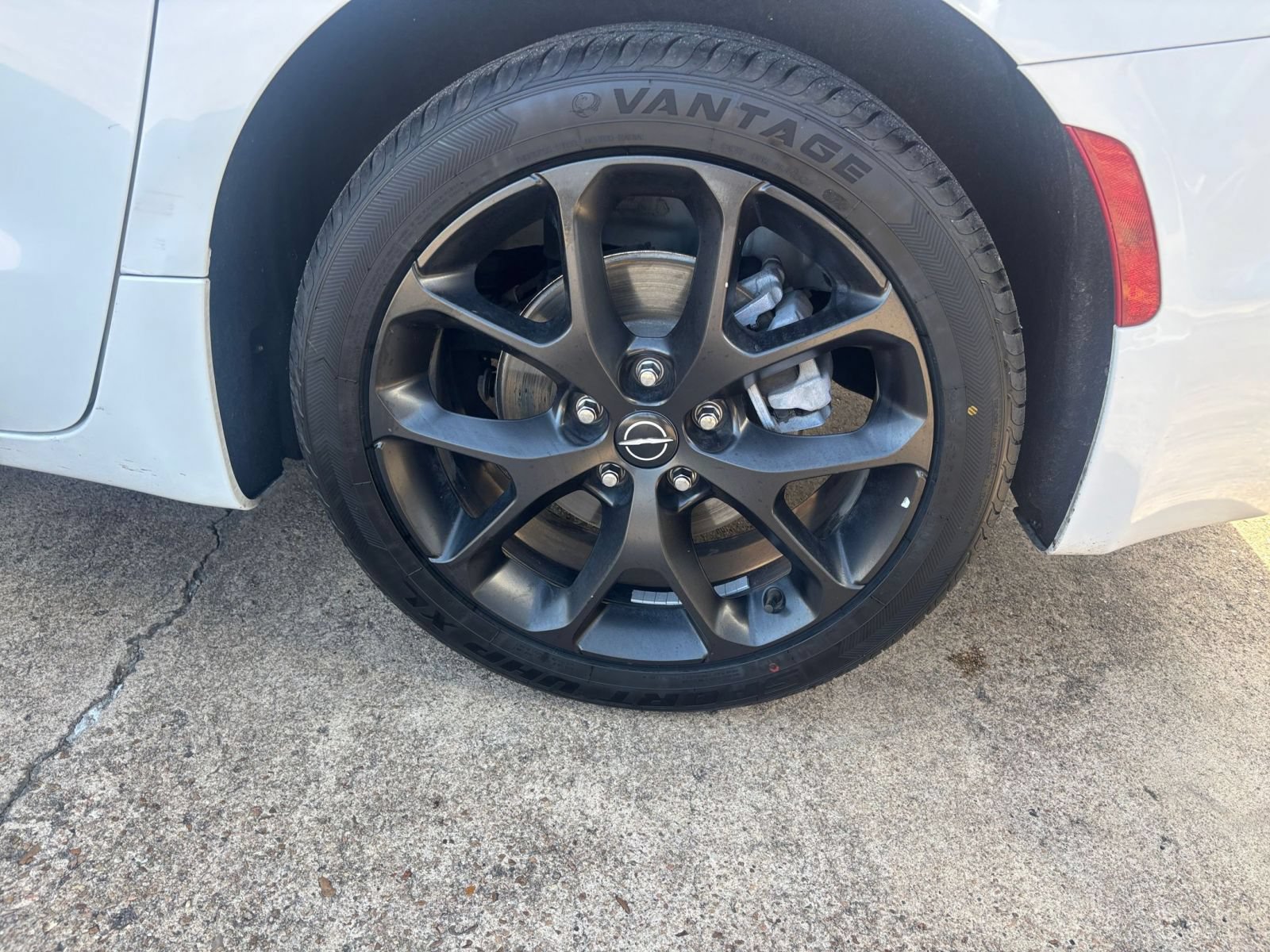 Used 2025 Chrysler Pacifica Limited FWD image 34