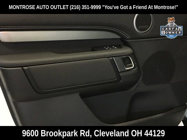 Used 2024 Land Rover Discovery Dynamic SE image 11