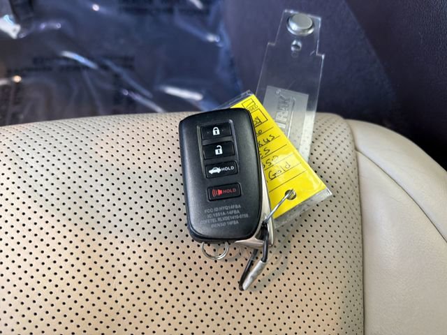 Used 2016 Lexus ES 350 w/ Luxury Package w/Wood Trim image 33