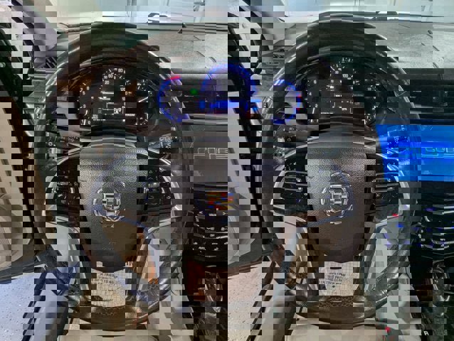 Used 2015 Cadillac XTS Luxury image 31